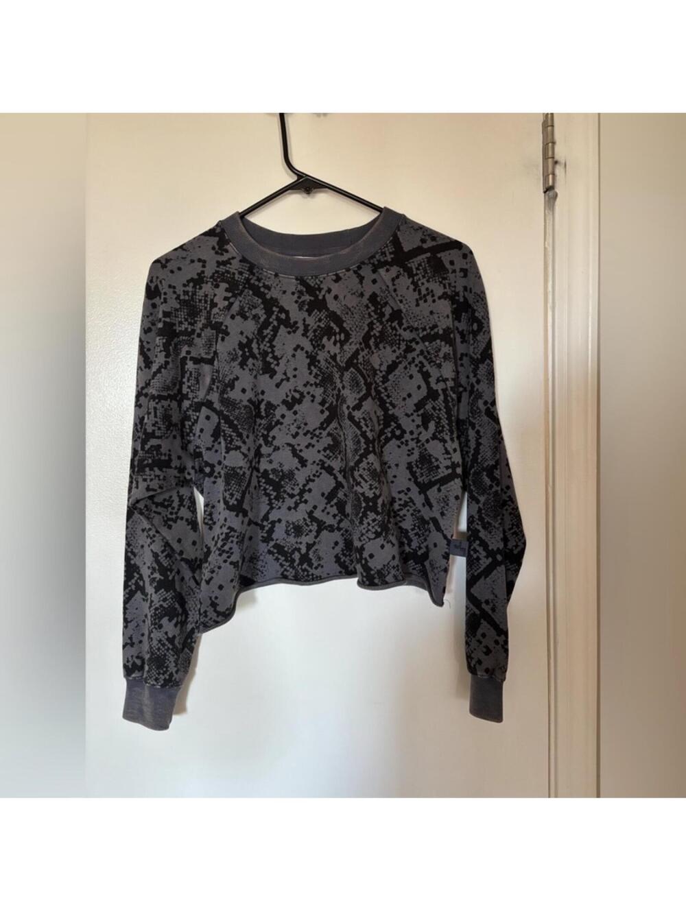 Joy lab cropped sweatshirt